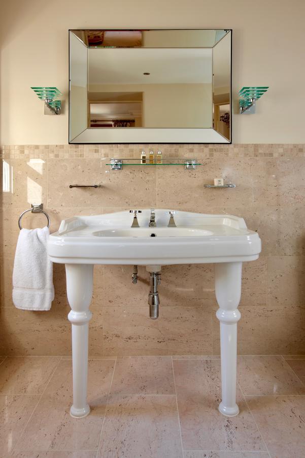 Crestow House Hotel Ngoại thất bức ảnh